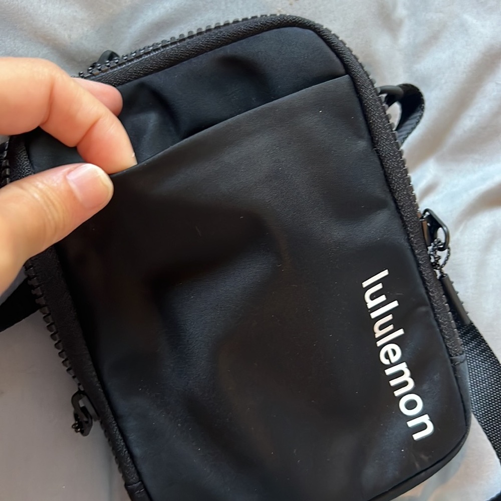 Lululemon purse - Picture 4 of 4